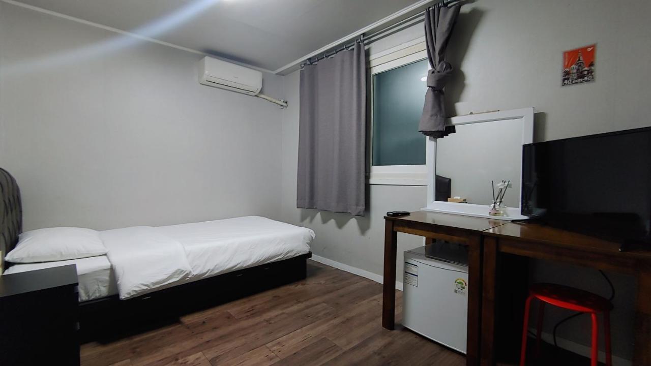 1012 House Namsan Hotel Seoul Exterior photo