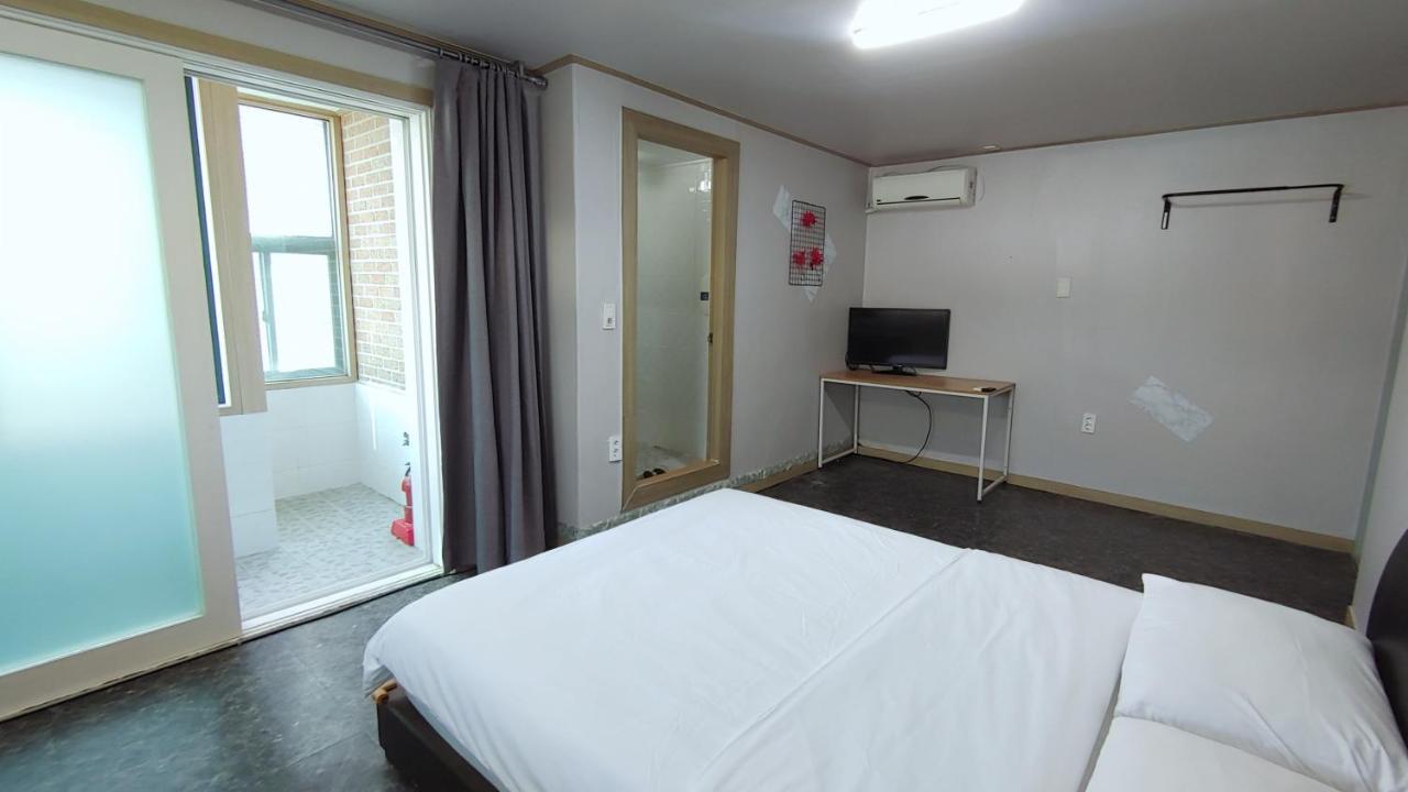 1012 House Namsan Hotel Seoul Exterior photo