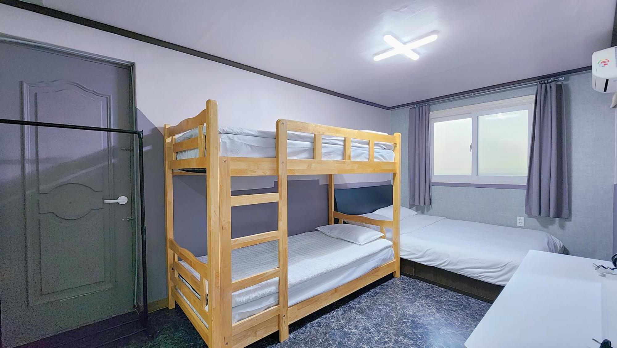 1012 House Namsan Hotel Seoul Room photo