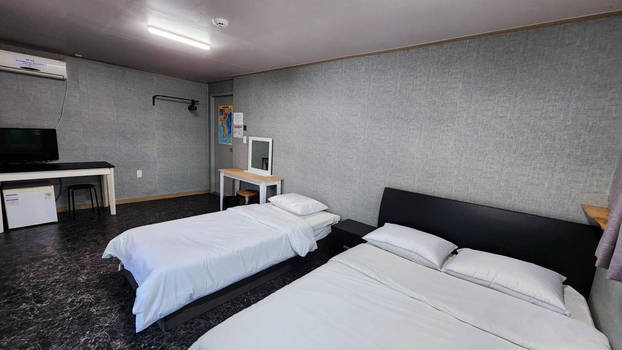 1012 House Namsan Hotel Seoul Exterior photo
