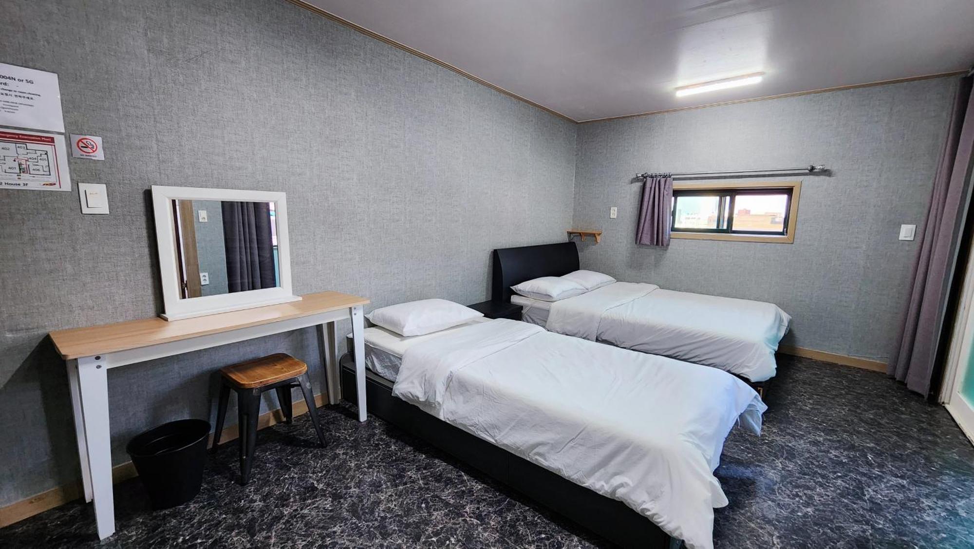 1012 House Namsan Hotel Seoul Exterior photo