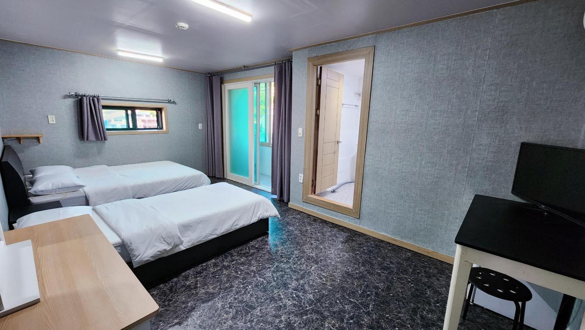 1012 House Namsan Hotel Seoul Exterior photo